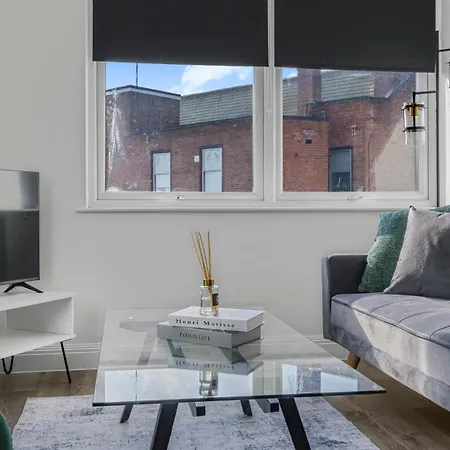 Cosy Luxury 2 Bedroom Near Nec & Airport Apartment *