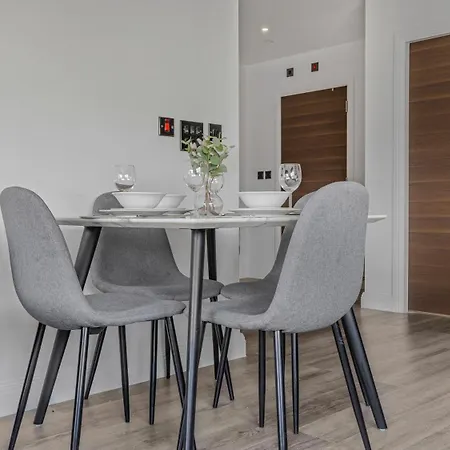 Cosy Luxury 2 Bedroom Near Nec & Airport *