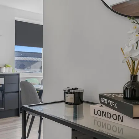Cosy Luxury 2 Bedroom Near Nec & Airport Apartment