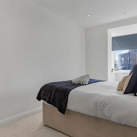 Cosy Luxury 2 Bedroom Near Nec & Airport Apartment *